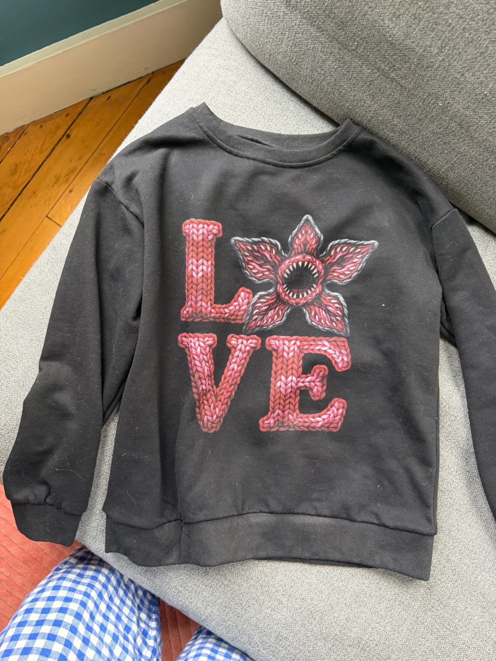 Stranger Things crew black sweatshirt adult s/m